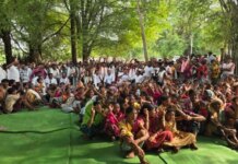 छत्तीसगढ़ भाजपा को झटका, 450 से अधिक ग्रामीणों ने थामा कांग्रेस का हाथ, बोले उपेक्षा का शिकार हैं